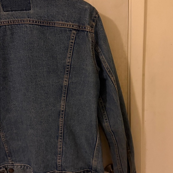 Levi's Men's Classic Blue Denim Jacket - Picture 8 of 8